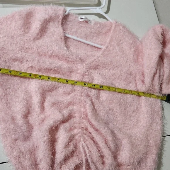 Society 212 Sweater Women's light Pink Fuzzy Sweater size 2x cropped scrunched - Picture 6 of 7